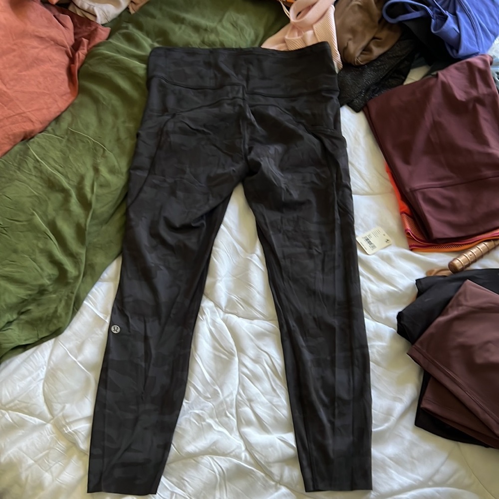 Lululemon camo leggings - Picture 5 of 6